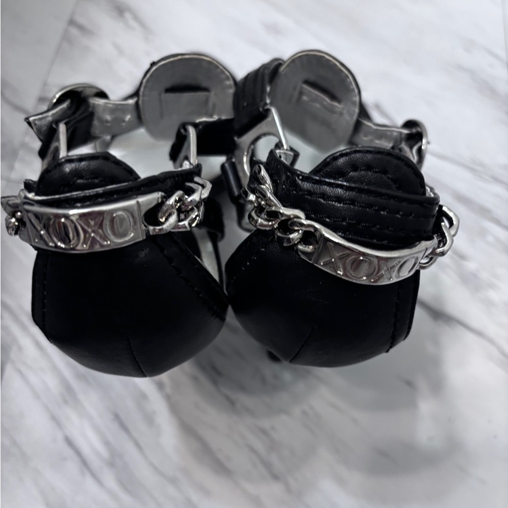 XOXO Black Linked Strappy heels with box Size:
9M - Picture 4 of 8